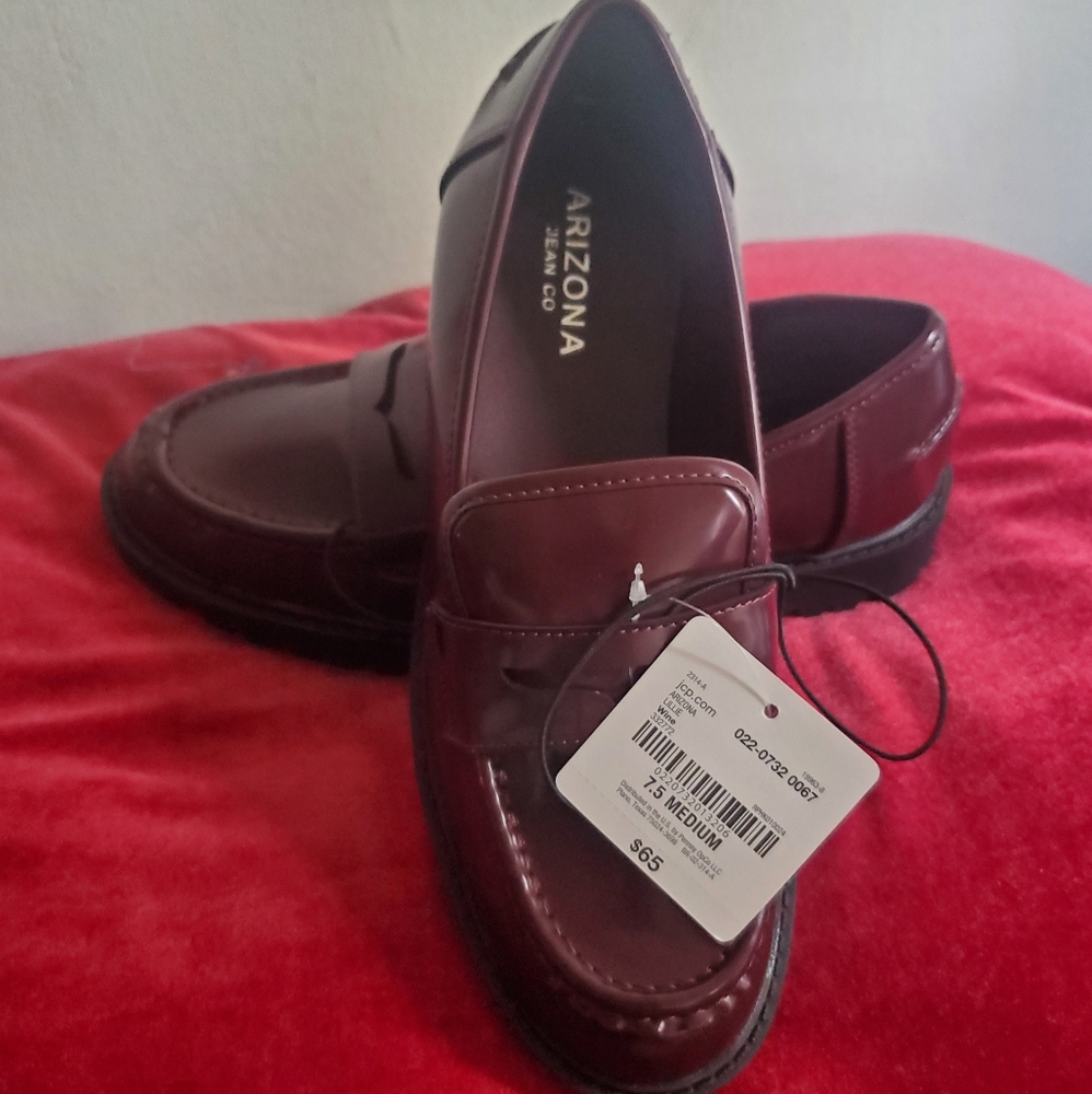 Arizona Womens shoes LoafersYou'll love this pair of Arizona women's Lillie